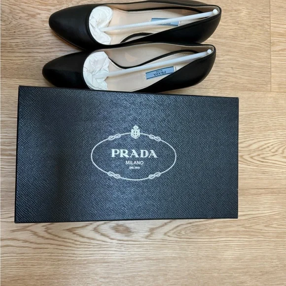 Prada Napa Vernice Nero 1lP268 New With Box Size 40 Authentic!